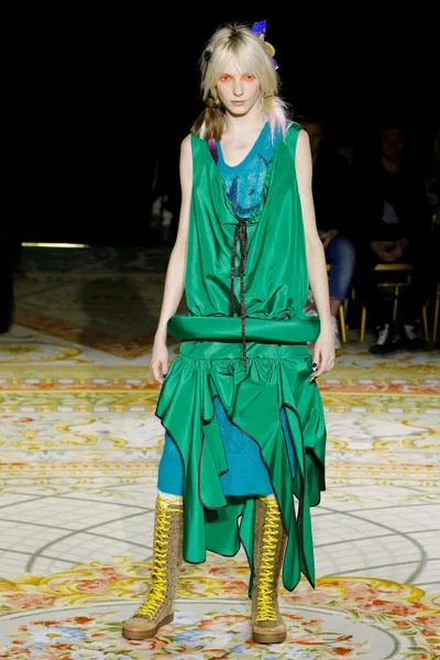 Look 40